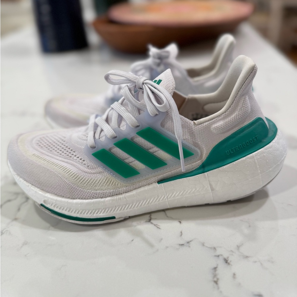 Adidas Ultraboost Light - Size 7 - white w/green
